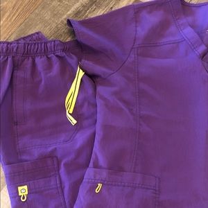 WonerWink 4 stretch scrub set